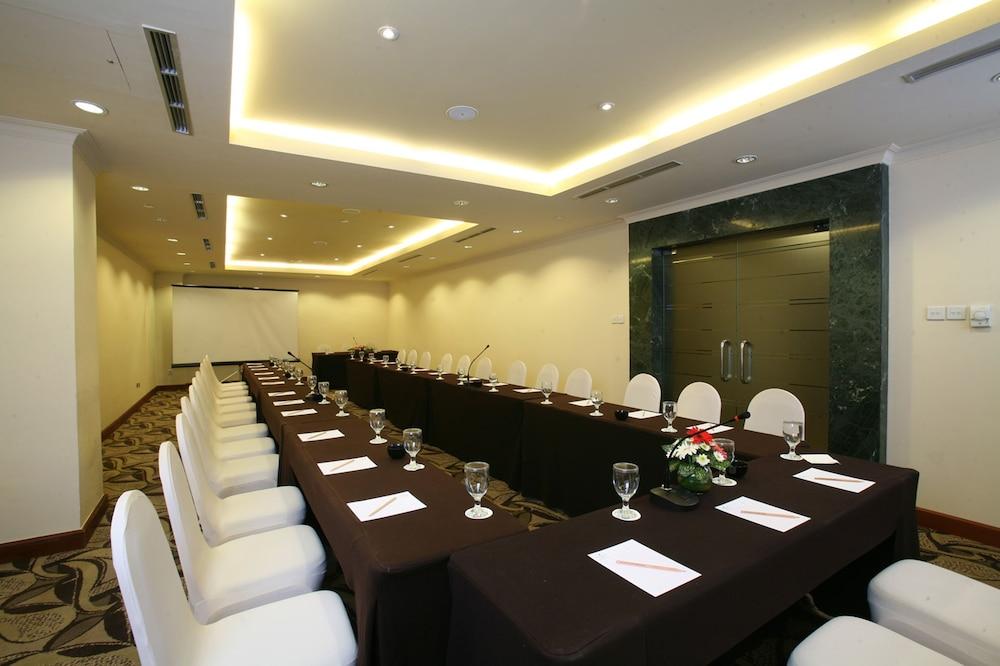 Millennium Sirih 4*
